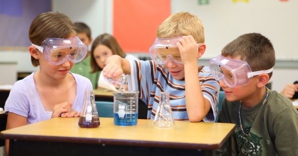 Tiếng Anh lớp 7 Unit 4: At School Bài tập trắc nghiệm Tiếng Anh lớp 7 Unit 4: At School