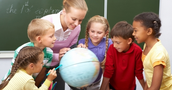 Tiếng Anh lớp 7 Unit 4: At School Bài tập trắc nghiệm Tiếng Anh lớp 7 Unit 4: At School