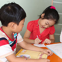 Đề kiểm tra học kì 1 lớp 2 môn Toán, Tiếng Việt trường tiểu học Toàn Thắng năm 2013 - 2014