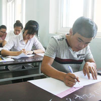 Đề thi học sinh giỏi lớp 9 THCS tỉnh Quảng Bình năm học 2012 - 2013 môn Tiếng Anh - Có đáp án