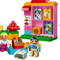 Giáo án đề tài Chơi với các đồ vật