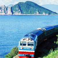 Trắc nghiệm Ngữ Văn lớp 12 - "Tiếng hát con tàu" (Chế Lan Viên)