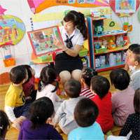 Giáo án môn Tạo hình Làm bưu thiếp tặng cô