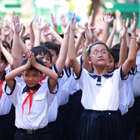 Bộ đề và đáp án thi học sinh giỏi môn tiếng Anh lớp 6 trường THCS Phương Trung, Thanh Oai năm học 2013 - 2014