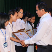 Đề thi chọn đội tuyển chính thức HSG tỉnh lớp 11 môn Tiếng Anh trường THPT Quỳnh Lưu 3, Nghệ An năm 2014 - 2015 (Bảng A)