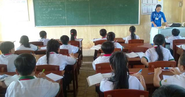 Đề thi học kì 1 môn Tiếng Anh lớp 9 trường THCS Chợ Lầu, Bình Thuận năm 2014 - 2015