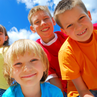 Đề thi học kỳ 1 môn tiếng Anh lớp 2 trường Tiểu học Đoàn Thị Nghiệp, Tiền Giang năm học 2015 - 2016 có file nghe và đáp án