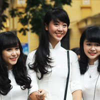 Đề thi học kì 1 môn Ngữ văn lớp 11 trường THPT Hùng Vương, Bình Thuận năm học 2015 - 2016