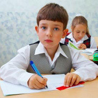 Đề thi cuối kì 1 môn Toán lớp 3 năm 2015 - 2016 Trường TH Thuận Yên