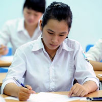 Đề thi học kì 1 môn Vật lý lớp 12 trường THPT Phan Ngọc Hiển, Cà Mau năm học 2015 - 2016