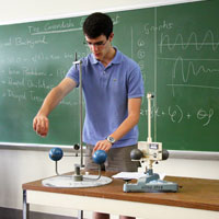 Đề thi thử THPT Quốc gia môn Vật lý lần 1 năm 2016 trường THPT Hoàng Lệ Kha, Thanh Hóa