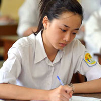 Đề thi học kỳ II Tiếng Anh lớp 12 trường Phổ thông Huế Star