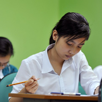 Đề thi tuyển sinh vào lớp 10 môn tiếng Anh năm học 2011-2012 Sở GD-ĐT Nghệ An