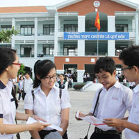 Đề thi học kì 2 môn Giáo dục công dân lớp 12 trường THPT Chuyên Lê Quý Đôn, Bình Định năm học 2014 - 2015