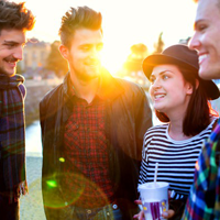 Những câu nên tránh khi nói chuyện với người nước ngoài