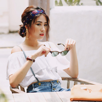 Đề thi học kỳ 2 môn Tiếng Anh lớp 10 trường THPT Yên Thủy A, Hòa Bình năm học 2015 - 2016