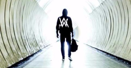 Nhìn hình đoán tên bài hát âu mỹ 