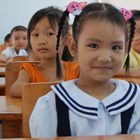 Bài tập thì hiện tại tiếp diễn sách Let’s Learn 4