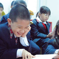 Bài tập Tiếng Anh lớp 3 Unit 9 What Colour Is It?