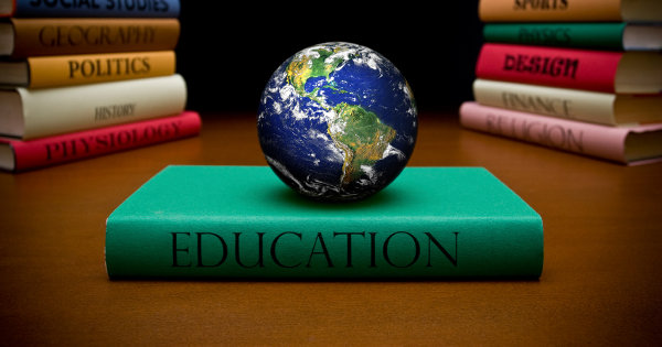 Tổng hợp câu hỏi và bài mẫu IELTS Writing Task 2 chủ đề Giáo Dục