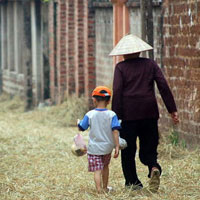 Văn mẫu lớp 12: Phân tích bài thơ Đò Lèn của Nguyễn Duy