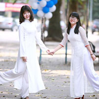 Đề thi chọn lớp khối 10 môn Vật lý trường THPT Yên Lạc 2, Vĩnh Phúc năm học 2016 - 2017