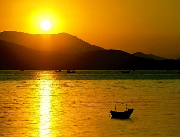 Phân tích cái tôi trữ tình của tác giả trong bài thơ Tràng giang Phân tích cái tôi trữ tình của tác giả trong bài thơ Tràng giang