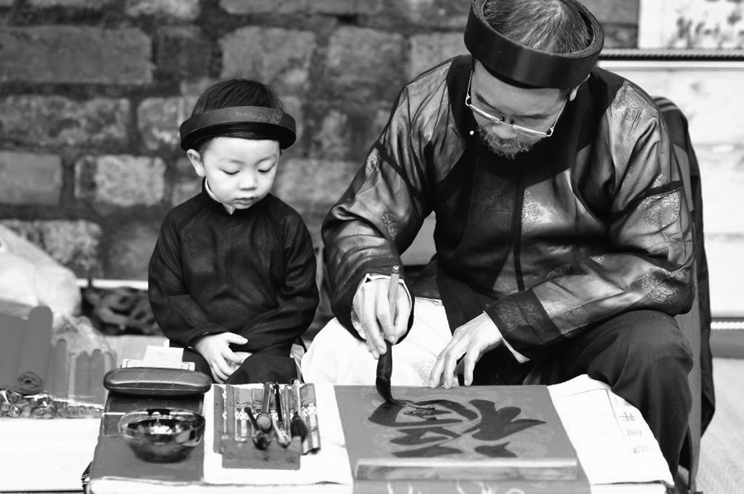 Kể lại một câu chuyện nói về truyền thống tôn sư trọng đạo Kể lại một câu chuyện nói về truyền thống tôn sư trọng đạo