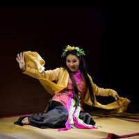 Văn mẫu lớp 10: Phân tích tâm trạng Xúy Vân trong vở chèo Xúy Vân giả dại