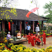 Tiếng Anh lớp 6 Chương trình mới Unit 6: OUR TET HOLIDAY