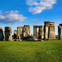 Giải bài tập SGK Tiếng Anh lớp 8 Unit 14 WONDERS OF THE WORLD