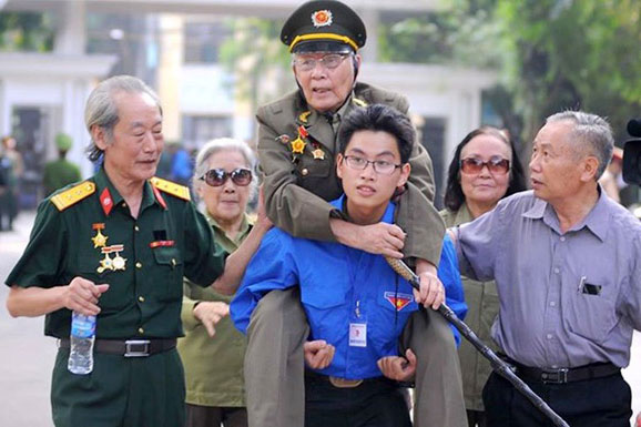 Bài văn mẫu lớp 8 số 7 đề 1