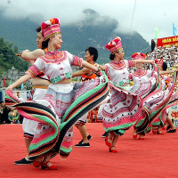 Giải bài tập SGK Tiếng Anh lớp 8 Chương trình mới Unit 5 GETTING STARTED, A CLOSER LOOK 1