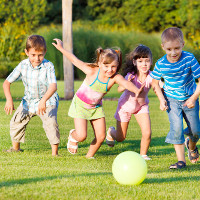 Giải bài tập SGK tiếng Anh lớp 3 Chương trình mới Unit 18 WHAT ARE YOU DOING?