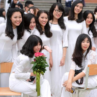 Đề thi thử vào lớp 10 môn tiếng Anh trường THPT Quốc học Huế năm học 2016 - 2017 có đáp án