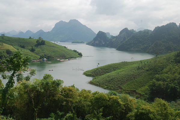 Người lái đò sông đà Người lái đò sông đà