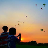 Văn mẫu lớp 4: Tả cánh diều tuổi thơ