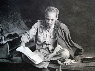 Phân tích một cách ngắn gọn bài Phong cách Hồ Chí Minh