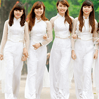 Đề thi tuyển sinh vào lớp 10 THPT môn Ngữ văn trường PT DTNT, Hòa Bình năm học 2017 - 2018