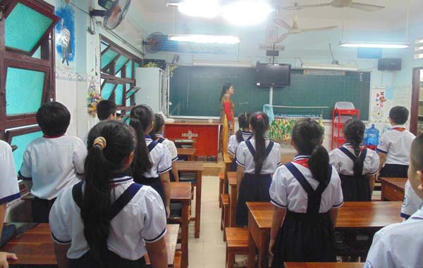 7 nguyên nhân trò làm việc riêng, nói chuyện riêng và cách xử lý