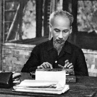 Bài tập trắc nghiệm Lịch sử 9: Hoạt động của Nguyễn Ái Quốc ở nước ngoài trong những năm 1919 - 1925