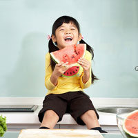 Giáo án lớp cơm nát (19 - 24 tháng): Bé khám phá quả dưa hấu