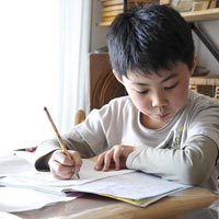 Dạy học sinh lớp 4 ngắt giọng trong khi đọc như thế nào?