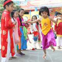 Giáo án lớp lá (5 - 6 tuổi): Nhảy lò cò