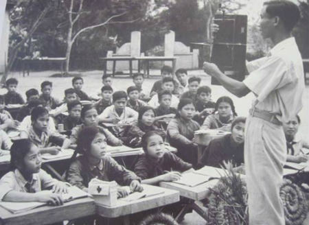 Kể về thầy (cô giáo) của em (người quan tâm, lo lắng và động viên em học tập)