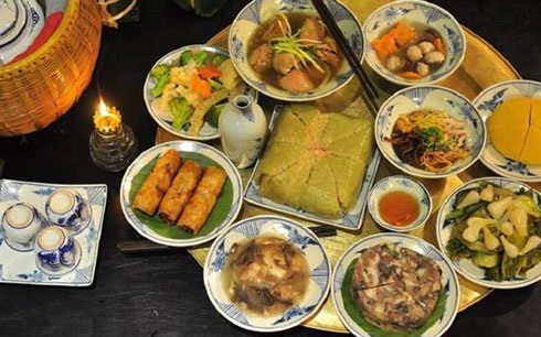 Ngữ văn lớp 8: Thuyết minh về món ăn ngày tết