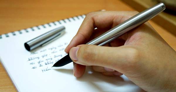 Dàn ý tả chiếc bút mực