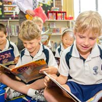 Giải bài tập SGK Khoa học 4 bài 35: Không khí cần cho sự cháy