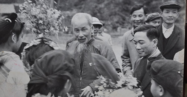 Học tập tấm gương Hồ Chí Minh