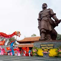 Giải bài tập SGK Lịch sử 4 bài 25: Quang Trung đại phá quân Thanh